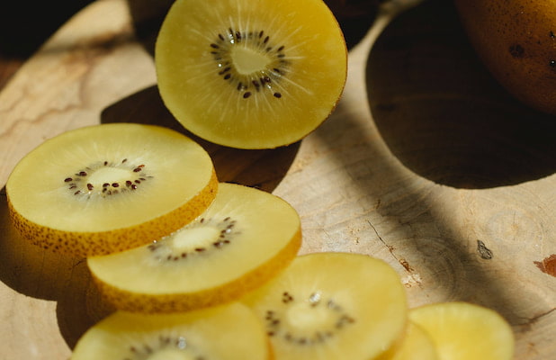 تصویر 3 از قیمت خرید کیوی طلایی + فروش ویژه